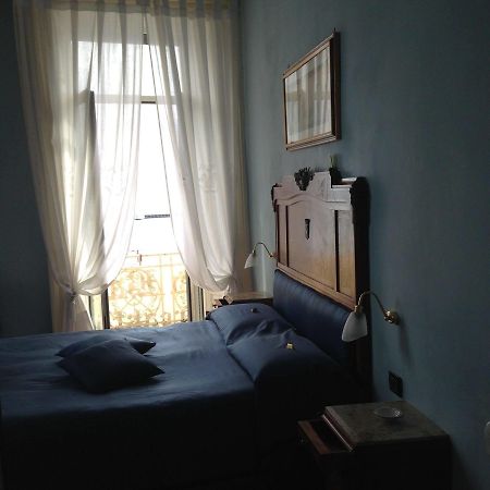 Bed and Breakfast La Dimora Dei Baroni Napoli Esterno foto