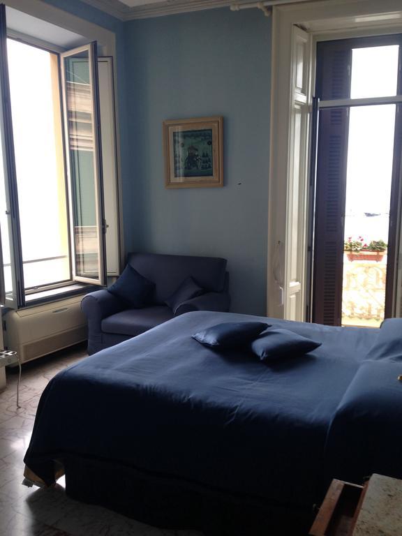 Bed and Breakfast La Dimora Dei Baroni Napoli Camera foto
