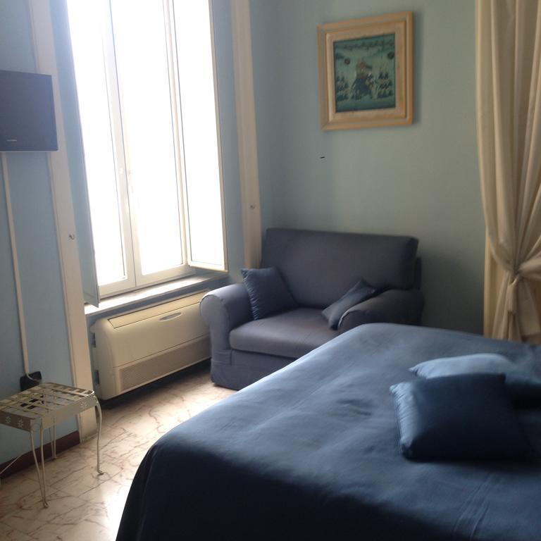 Bed and Breakfast La Dimora Dei Baroni Napoli Camera foto
