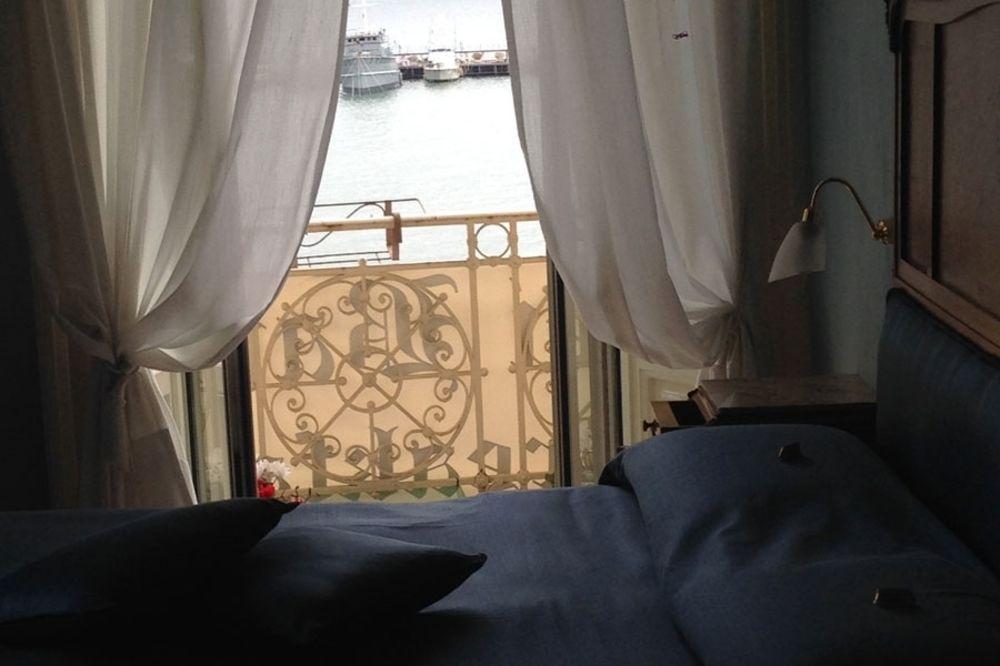 Bed and Breakfast La Dimora Dei Baroni Napoli Esterno foto