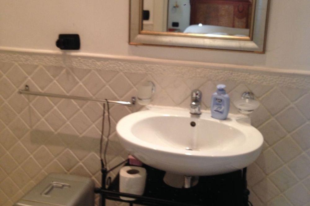 Bed and Breakfast La Dimora Dei Baroni Napoli Esterno foto