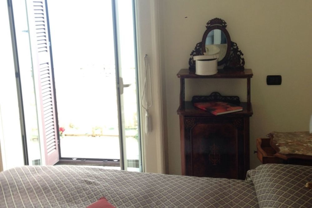 Bed and Breakfast La Dimora Dei Baroni Napoli Esterno foto
